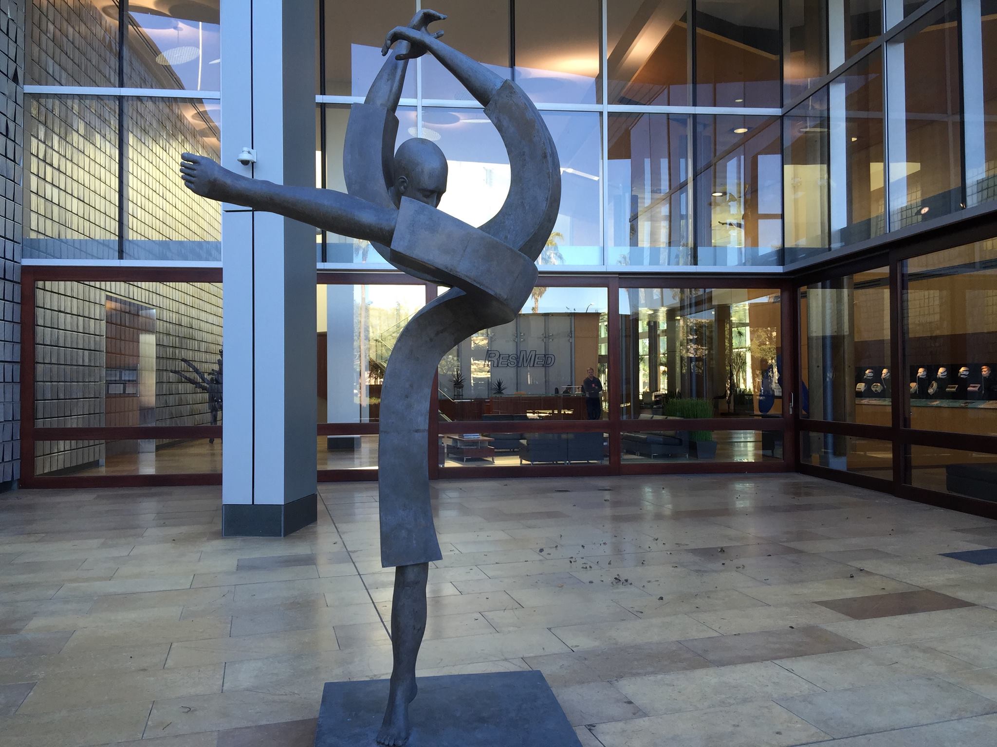 Corby - sculpture - Dancer - © Casart